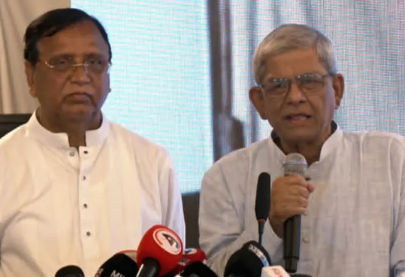 ‘ঢাকা মহানগরকে এখন আর বাসযোগ্য মনে হয় না, নিঃশ্বাস নেওয়ার অবস্থা নেই’: মির্জা ফখরুল