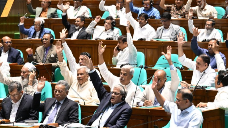৯ লাখ ৩৮ হাজার কোটি টাকার বাজেট পাশ: ১ জুলাই থেকে কার্যকর