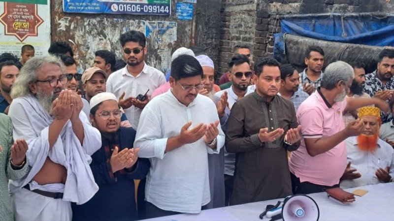 ৪৩ নং ওয়ার্ডে বহুল প্রত্যাশিত রাস্তা ও ড্রেন নির্মাণ কাজের শুভ উদ্বোধন