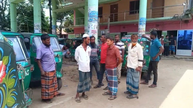 গ্যাস সংকটে ব্রাহ্মণবাড়িয়ার সব ফিলিং স্টেশন বন্ধ, ভোগান্তিতে চালকরা