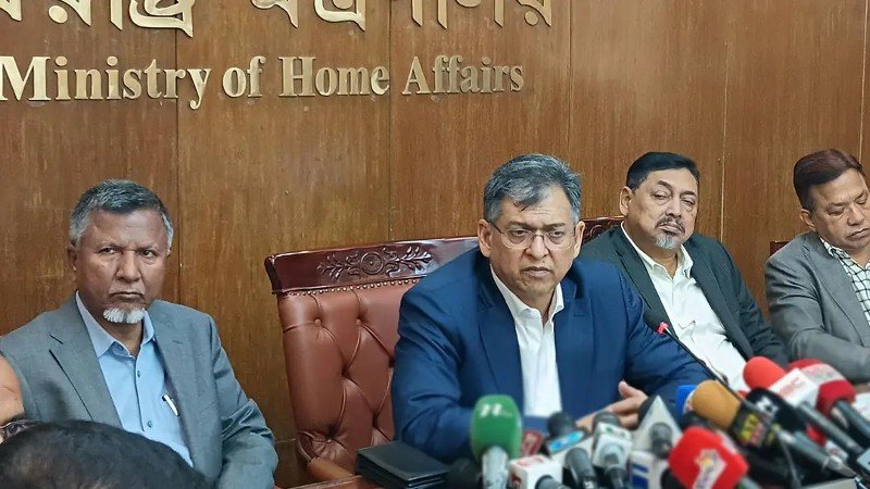 রাজনৈতিক পরিচয়ের কারণে চাকরিতে বৈষম্য না করার প্রতিশ্রুতি স্বরাষ্ট্রমন্ত্রীর