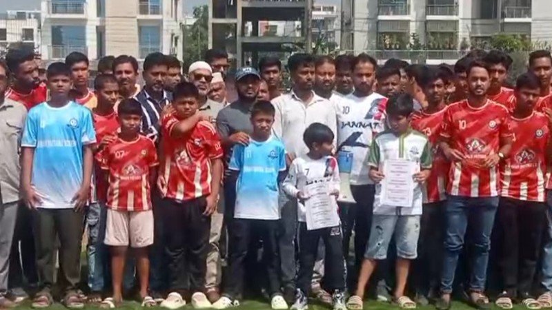 উত্তরায় খেলার মাঠ দখলের চেষ্টা ও অনিয়মের প্রতিবাদে এলাকাবাসীর সংবাদ সম্মেলন