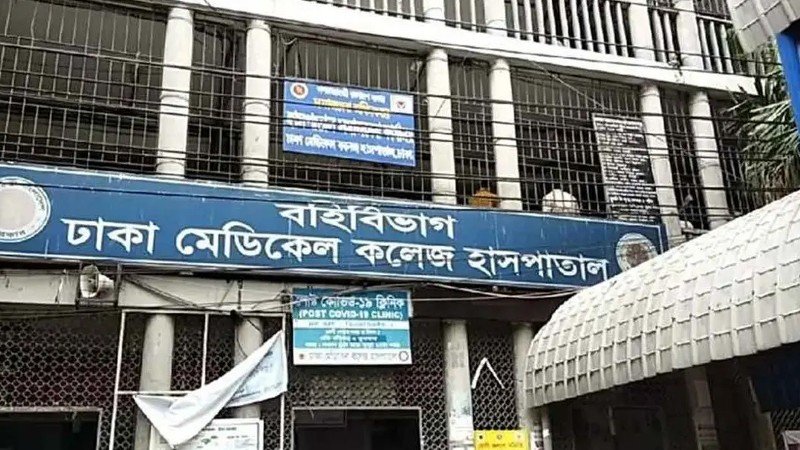 ডেমরায় অটোরিকশায় চার্জ দিতে গিয়ে চালকের করুণ মৃত্যু