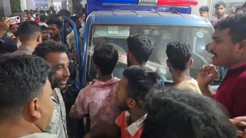 কারখানায় নারী শ্রমিকের মৃত্যু, মরদেহ সরানোর চেষ্টার অভিযোগ