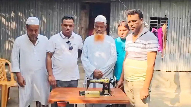 জামায়াতের দেওয়া সেলাই মেশিন ফেরত দিলেন সেই বিএনপি নেতার স্ত্রী