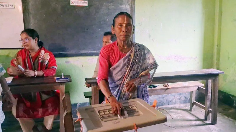 মির্জা ফখরুলের ছেড়ে দেওয়া আসনে ভোটগ্রহণ শুরু