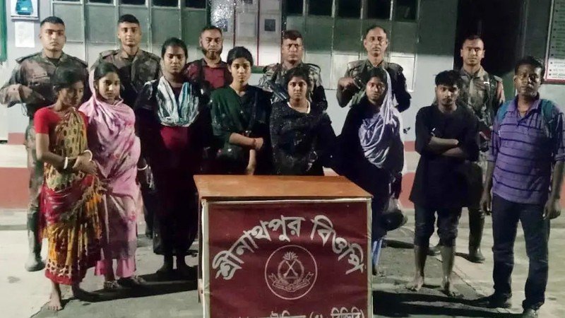 ঝিনাইদহের মহেশপুর সীমান্ত দিয়ে ভারতে যাওয়ার সময় ৩ ভারতীয়সহ ৯ জন আটক